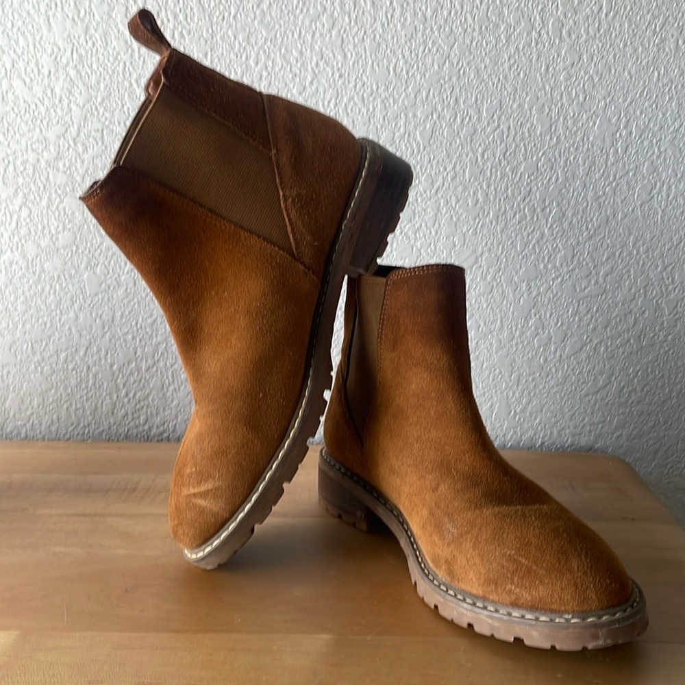 Steve Madden suede boots